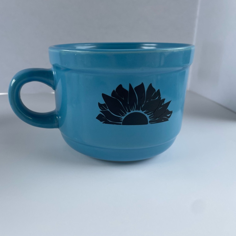 Black sunflower mug